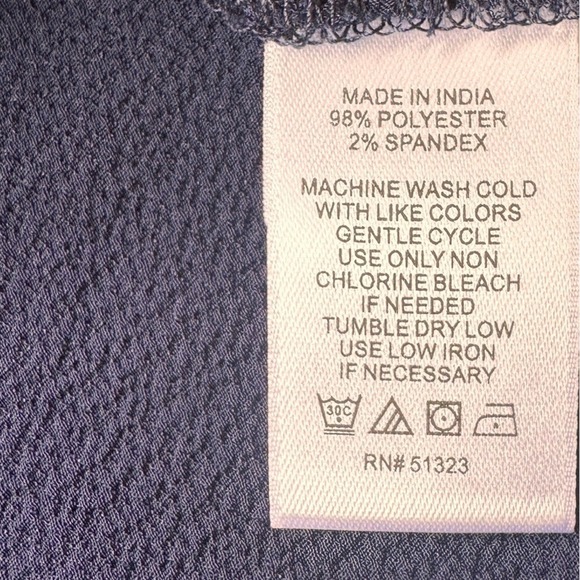 CeCe Womens Medium Navy Button Down Pintuck Ruffle Sleeve Blouse NWT - Picture 4 of 5